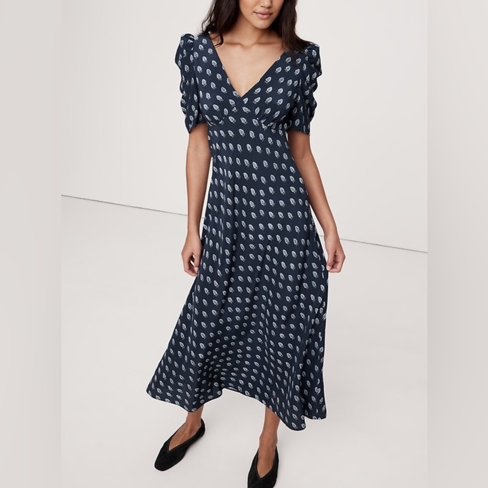 Banana Republic 100% Silk Paisley Midi Dress – Navy Puff Sleeve Wrap Size 6 NWT